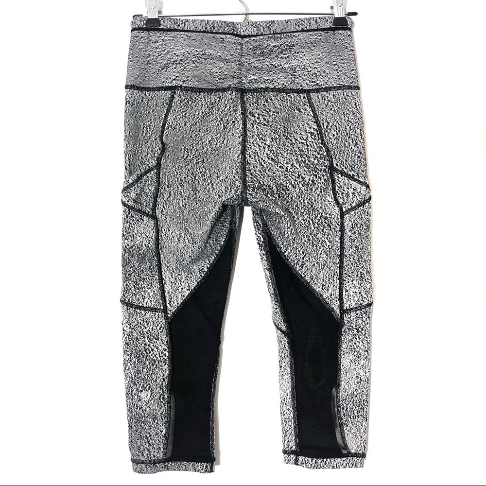 Lululemon | Outrun 17” Crop